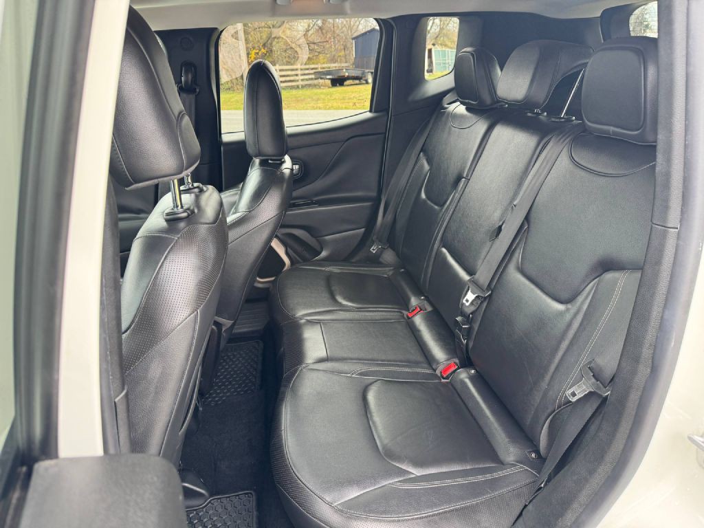 2016 Jeep Renegade Image 18