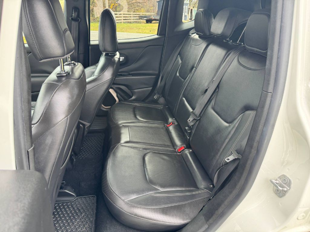 2016 Jeep Renegade Image 19