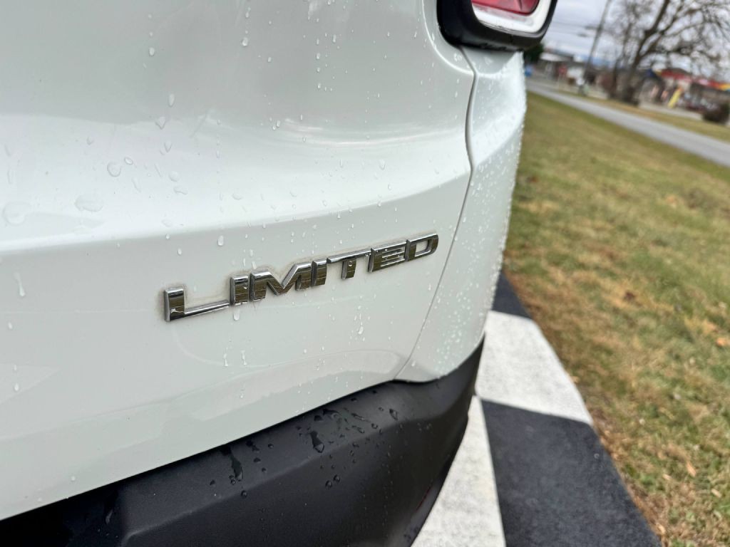 2016 Jeep Renegade Image 24