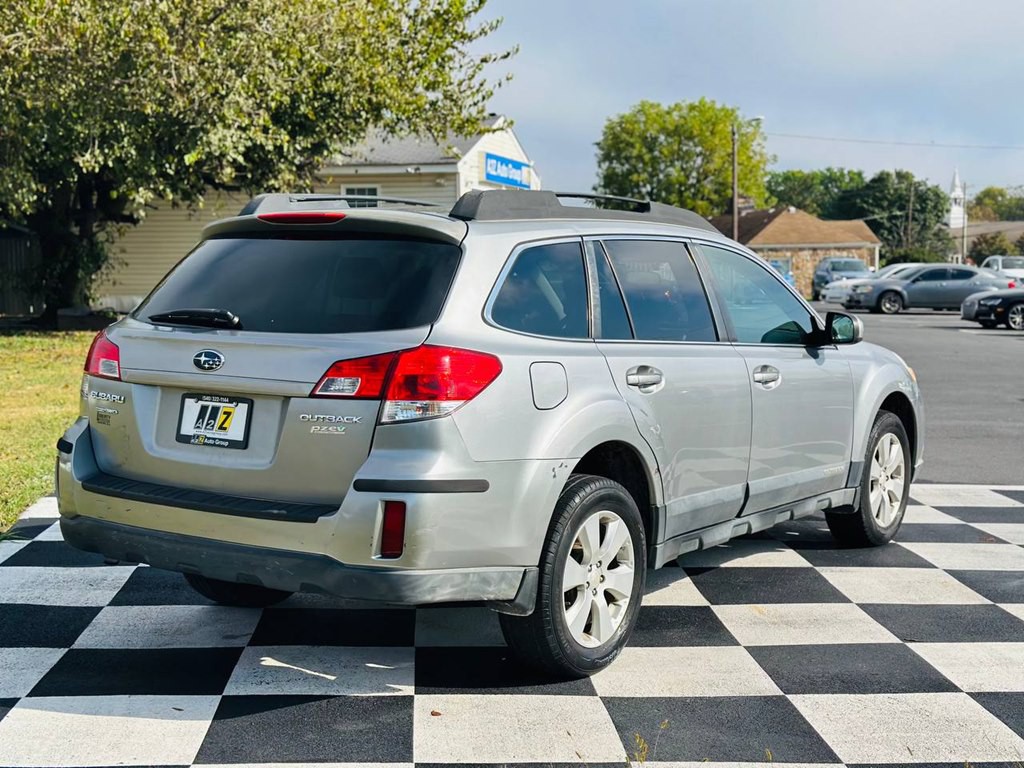2011 Subaru Outback Image 4
