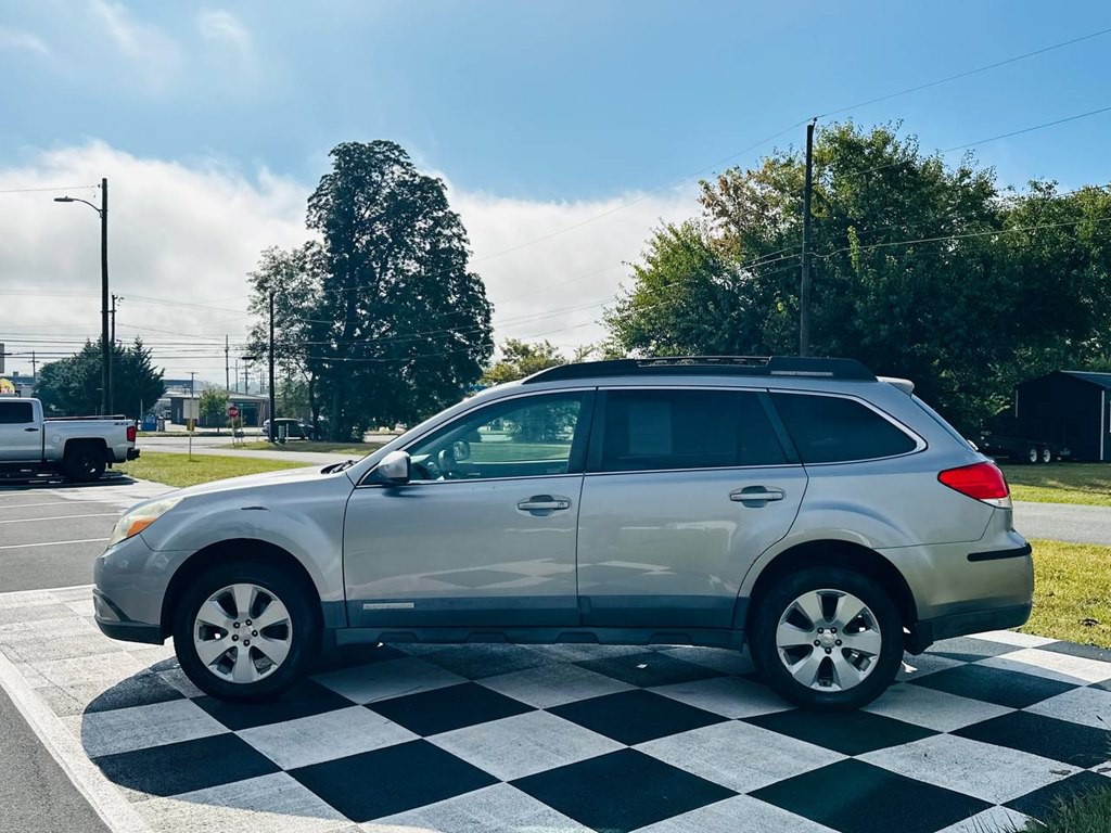 2011 Subaru Outback Image 8