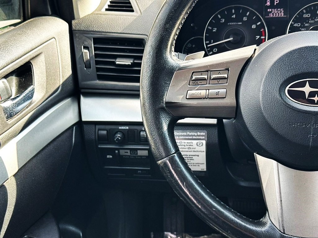 2011 Subaru Outback Image 16