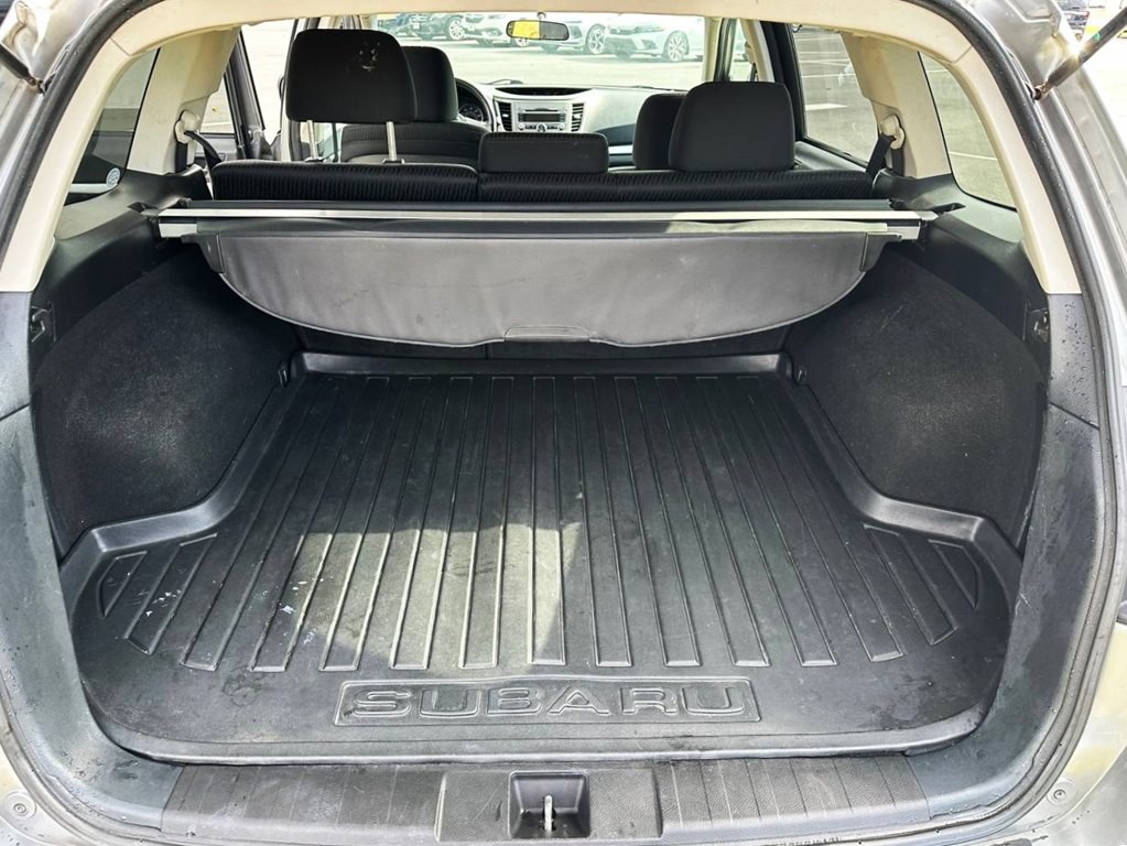 2011 Subaru Outback Image 25