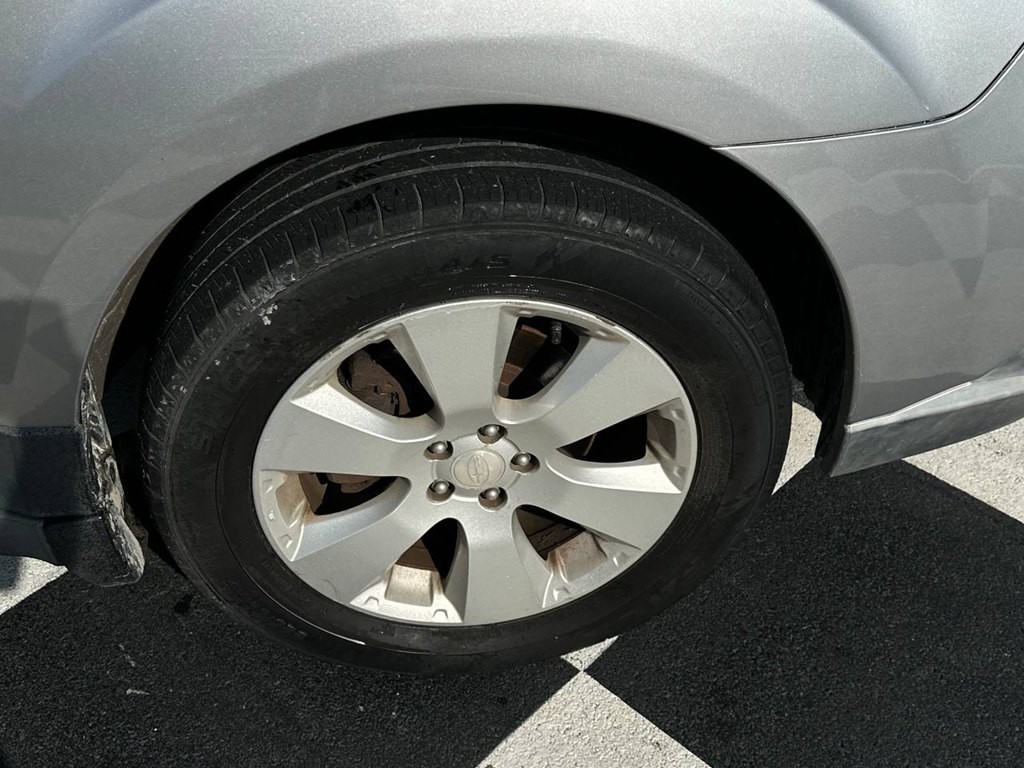 2011 Subaru Outback Image 30
