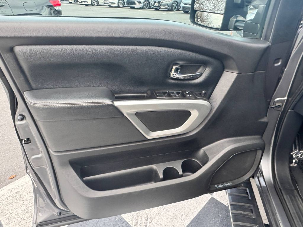 2018 Nissan Titan Image 7