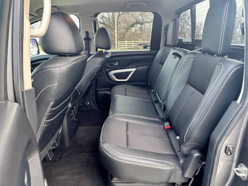 2018 Nissan Titan Image 9