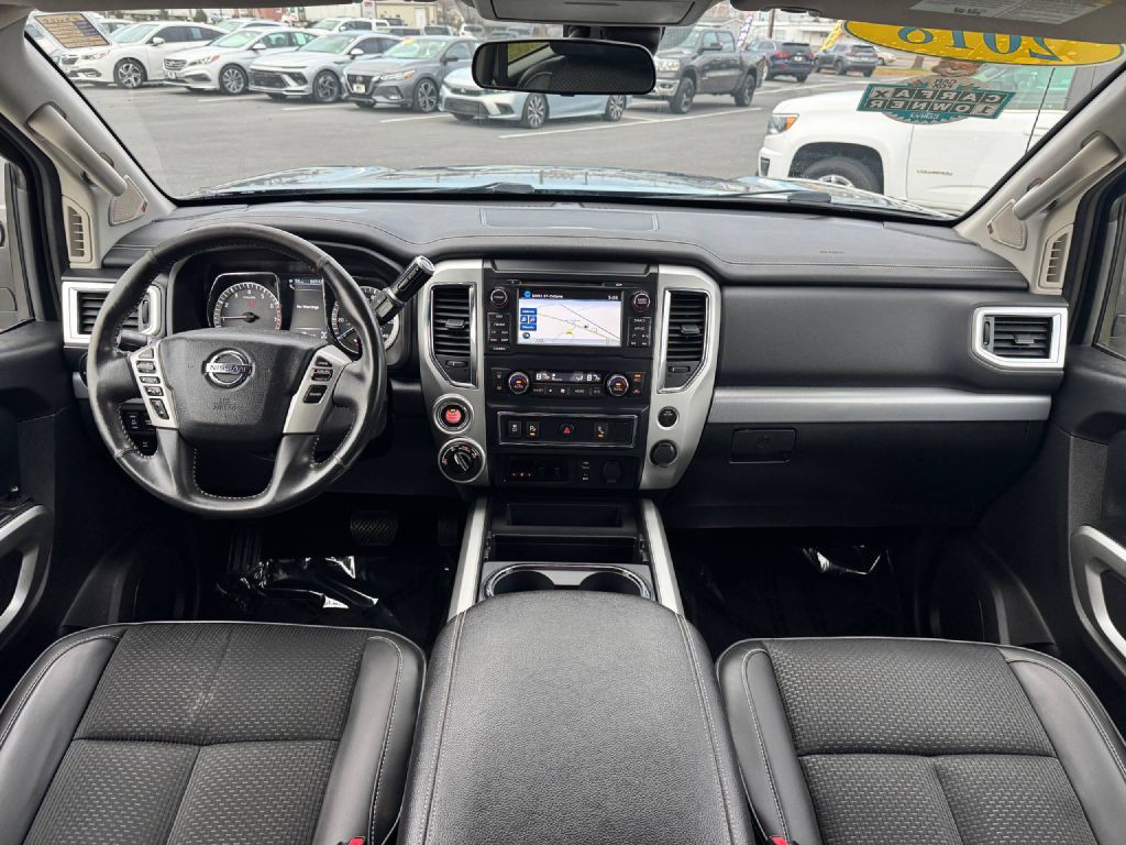 2018 Nissan Titan Image 10