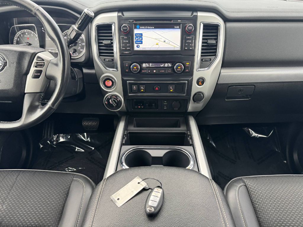 2018 Nissan Titan Image 11