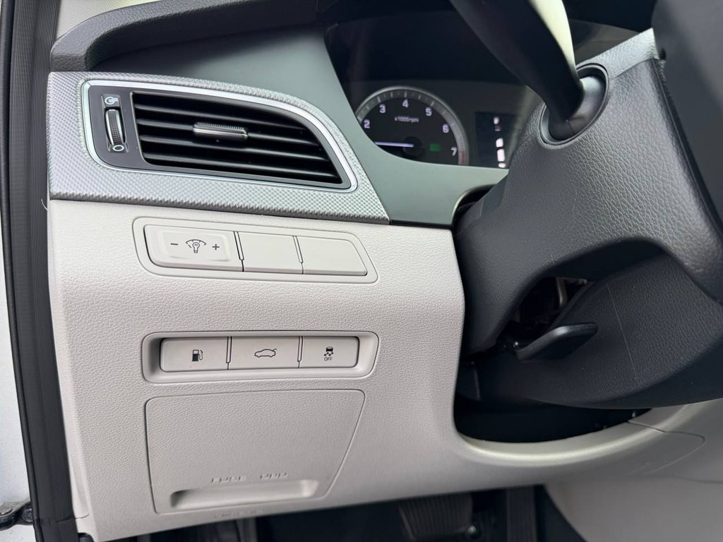 2015 Hyundai Sonata Image 31
