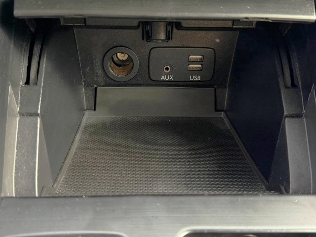 2016 Subaru Legacy Image 24