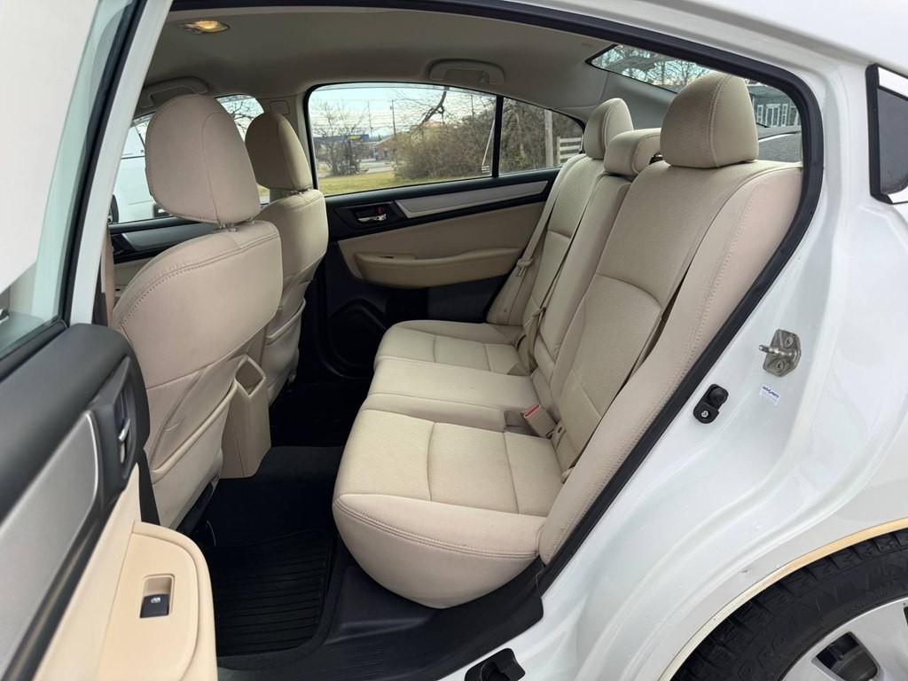 2016 Subaru Legacy Image 32