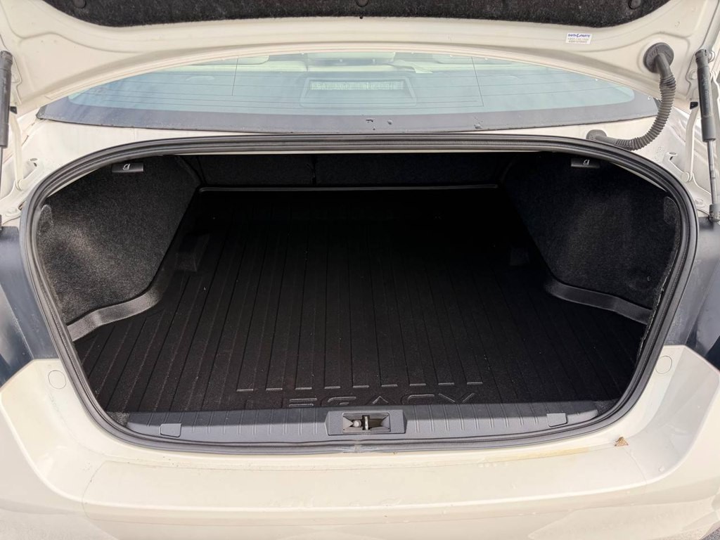 2016 Subaru Legacy Image 35