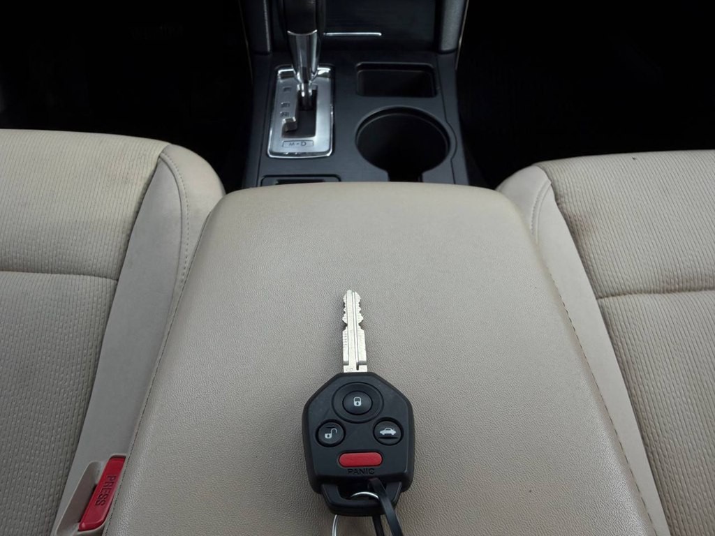 2016 Subaru Legacy Image 38