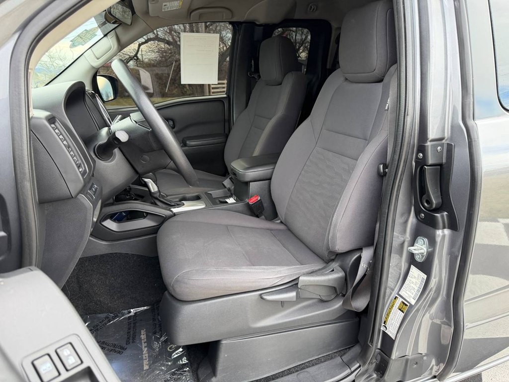 2022 Nissan Frontier Image 16