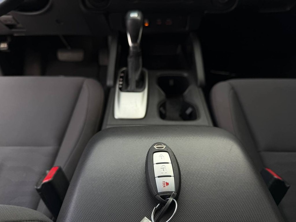 2022 Nissan Frontier Image 35