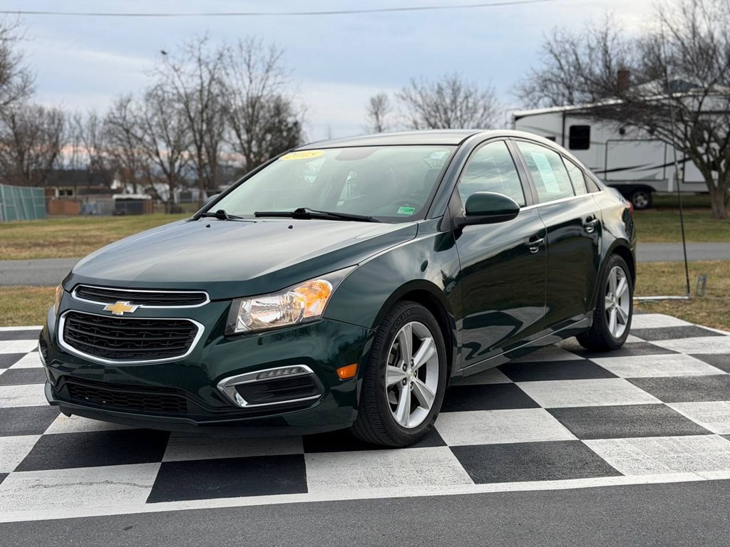 2015 Chevrolet Cruze Image 2
