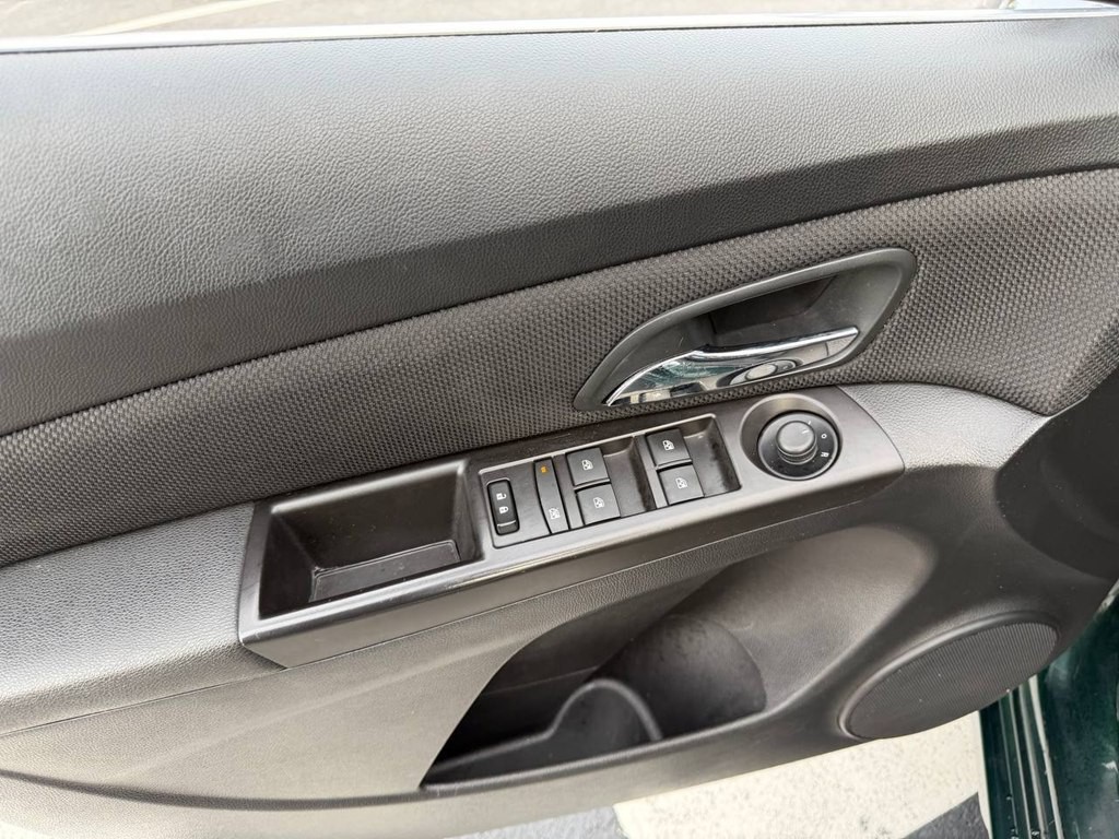 2015 Chevrolet Cruze Image 16