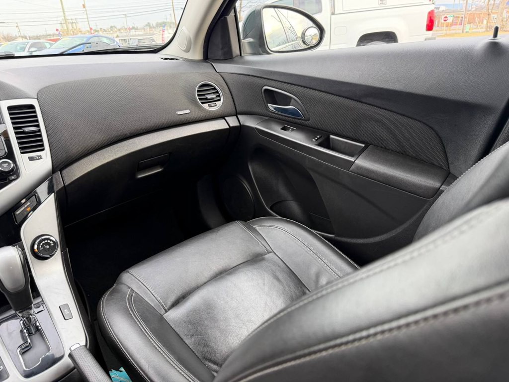 2015 Chevrolet Cruze Image 30