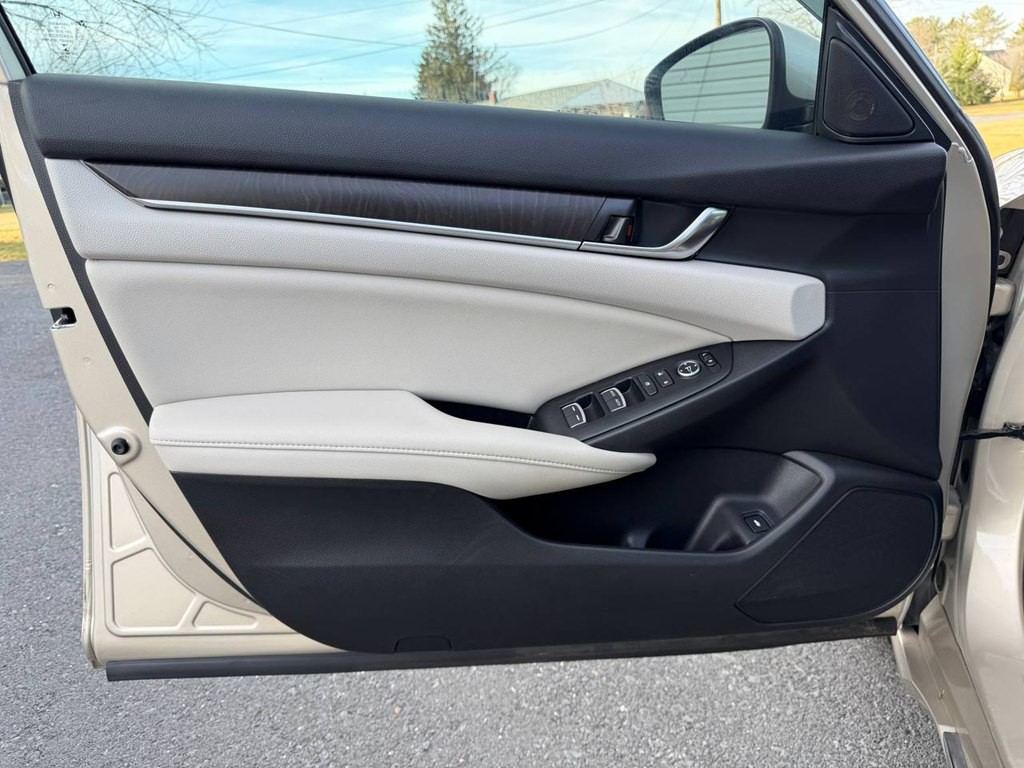 2019 Honda Accord Image 15
