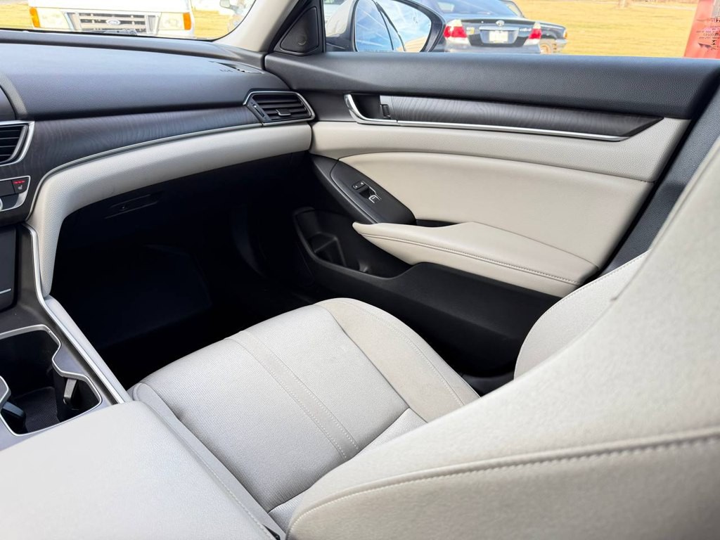 2019 Honda Accord Image 34
