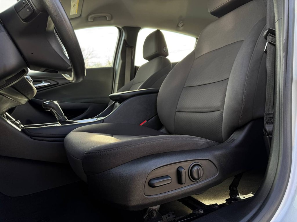 2018 Chevrolet Malibu Image 18