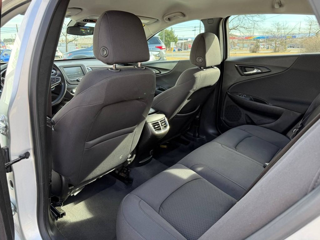 2018 Chevrolet Malibu Image 35