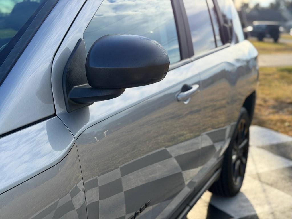 2015 Jeep Compass Image 12