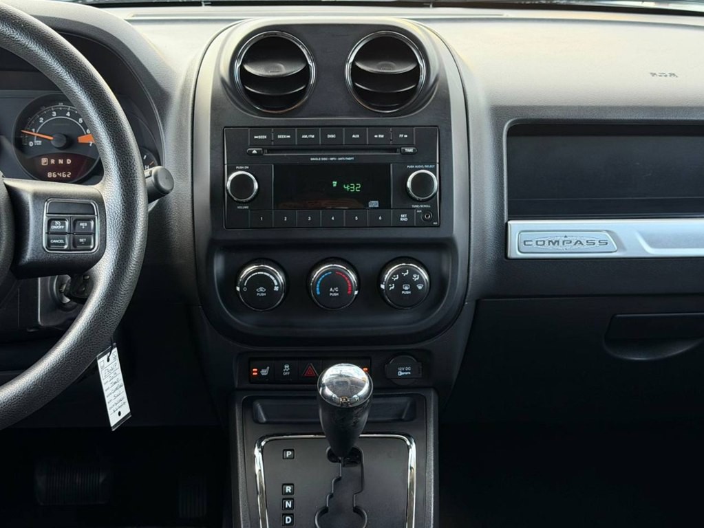 2015 Jeep Compass Image 26