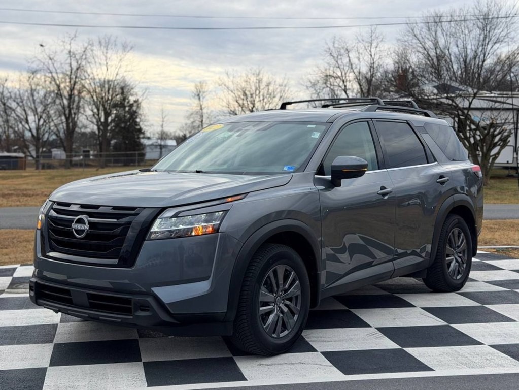 2022 Nissan Pathfinder Image 2