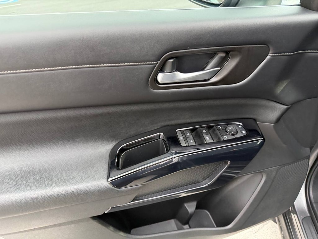 2022 Nissan Pathfinder Image 18