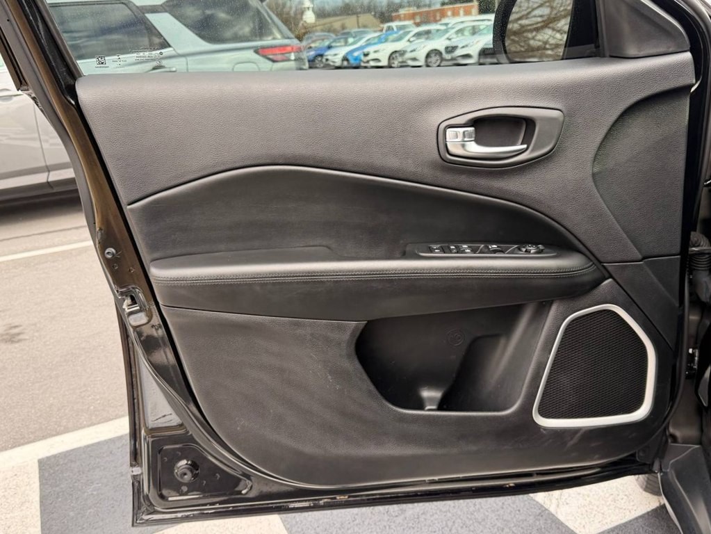 2019 Jeep Compass Image 16