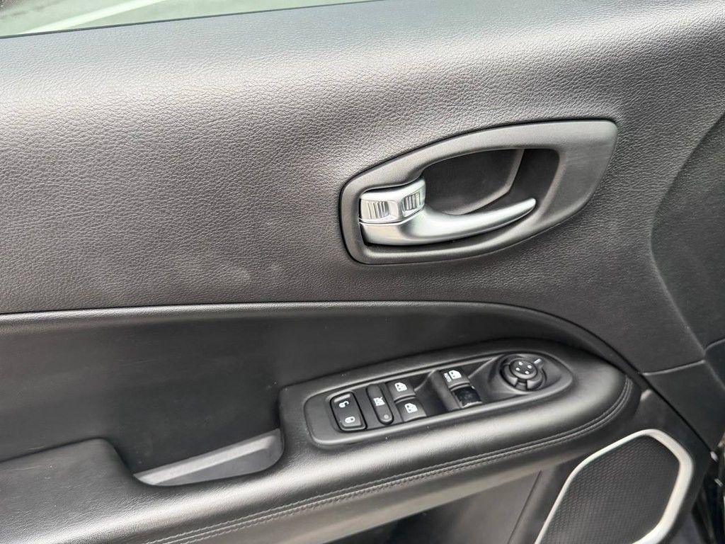 2019 Jeep Compass Image 17