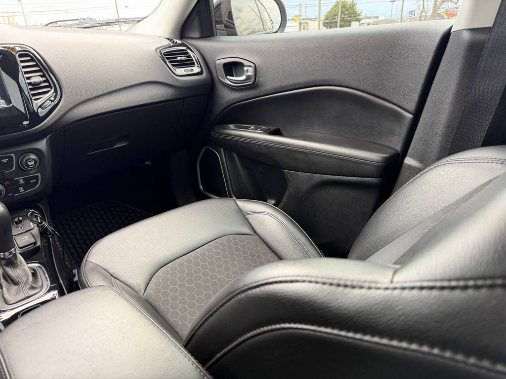 2019 Jeep Compass Image 36