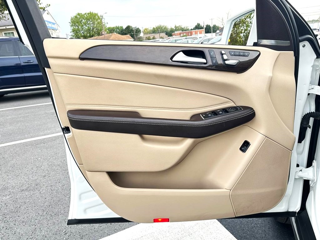 2017 Mercedes-Benz GLS-Class Image 14