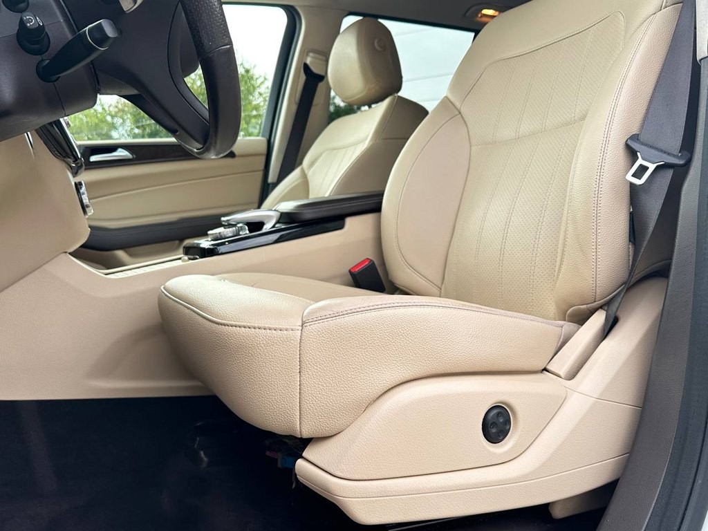 2017 Mercedes-Benz GLS-Class Image 17