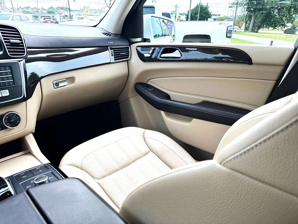 2017 Mercedes-Benz GLS-Class Image 30