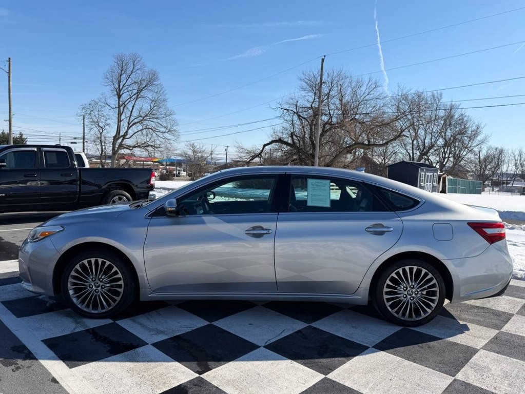 2016 Toyota Avalon Image 9