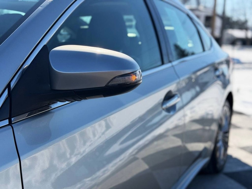 2016 Toyota Avalon Image 12