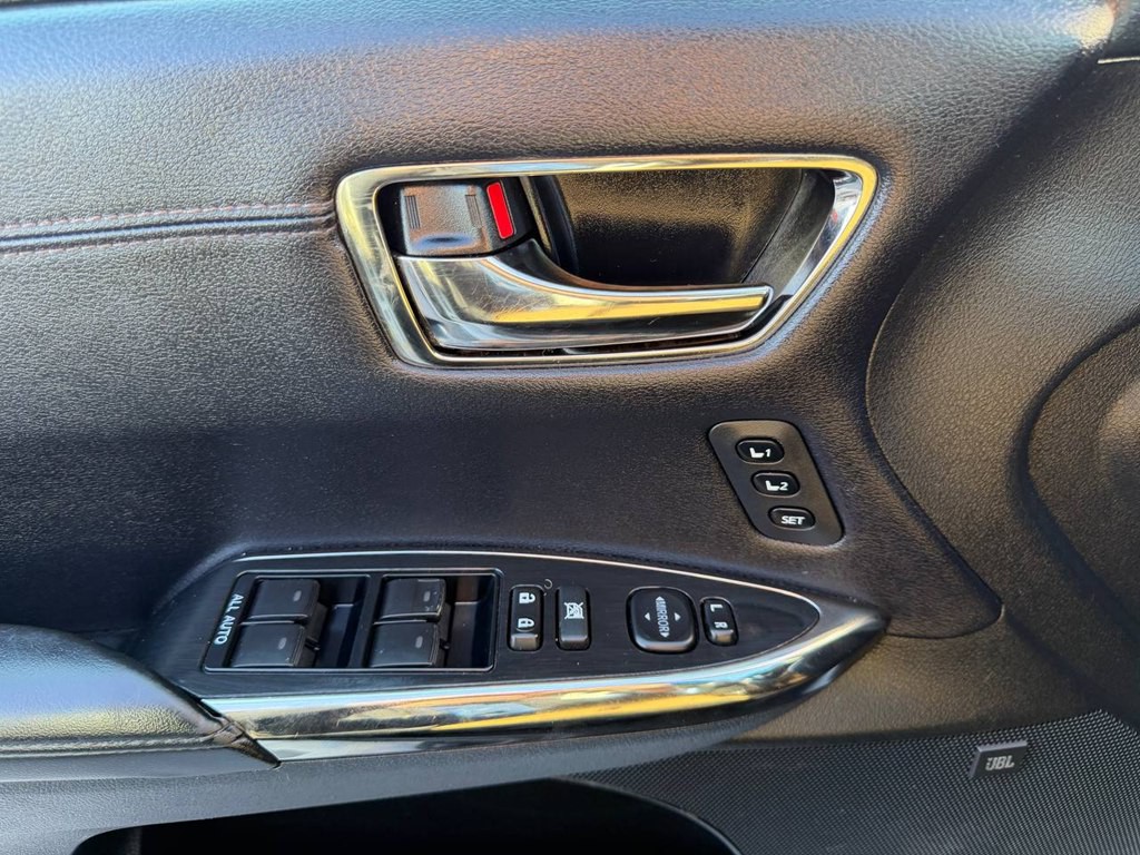 2016 Toyota Avalon Image 17