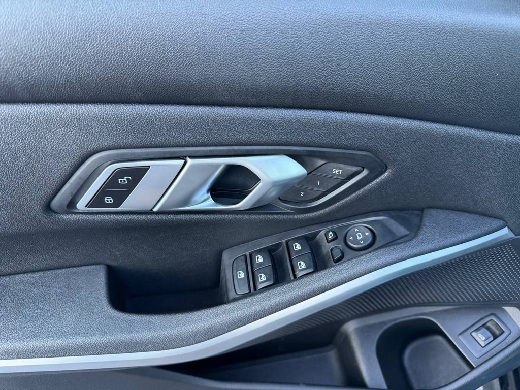 2021 BMW 3 Series Image 17