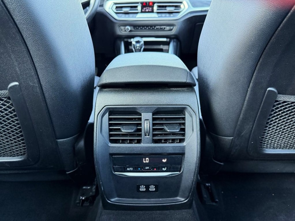 2021 BMW 3 Series Image 44