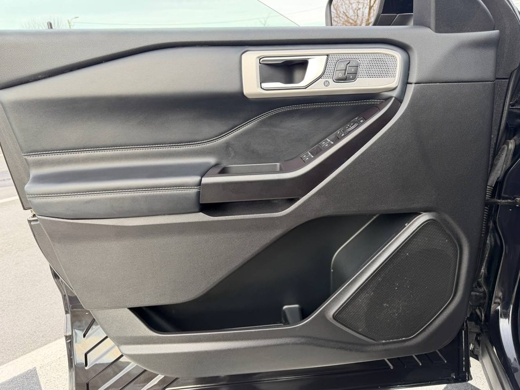 2020 Ford Explorer Image 16