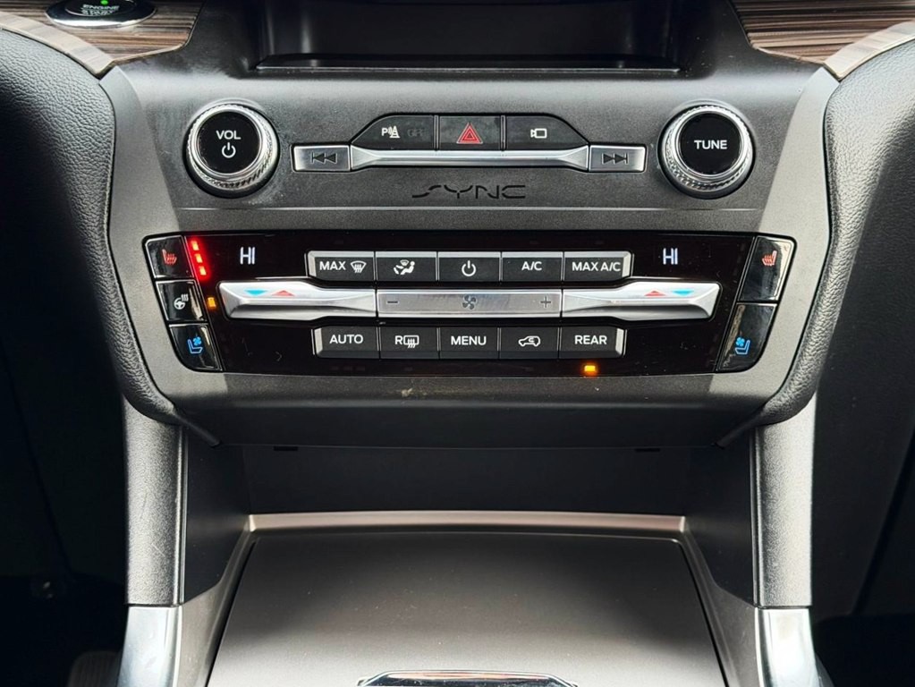 2020 Ford Explorer Image 29