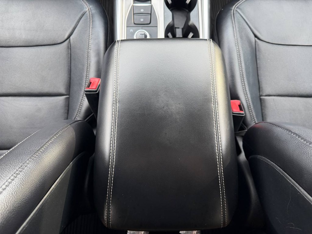 2020 Ford Explorer Image 32