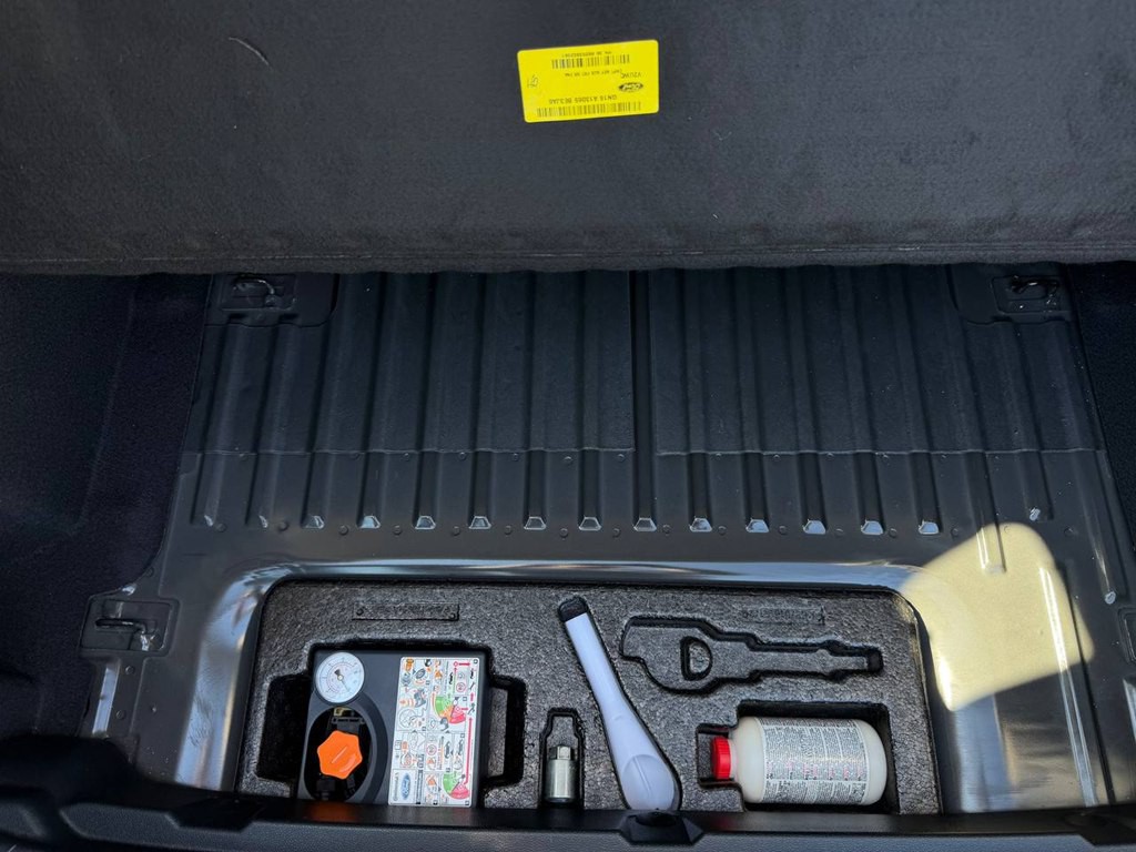 2021 Ford Econoline Image 39