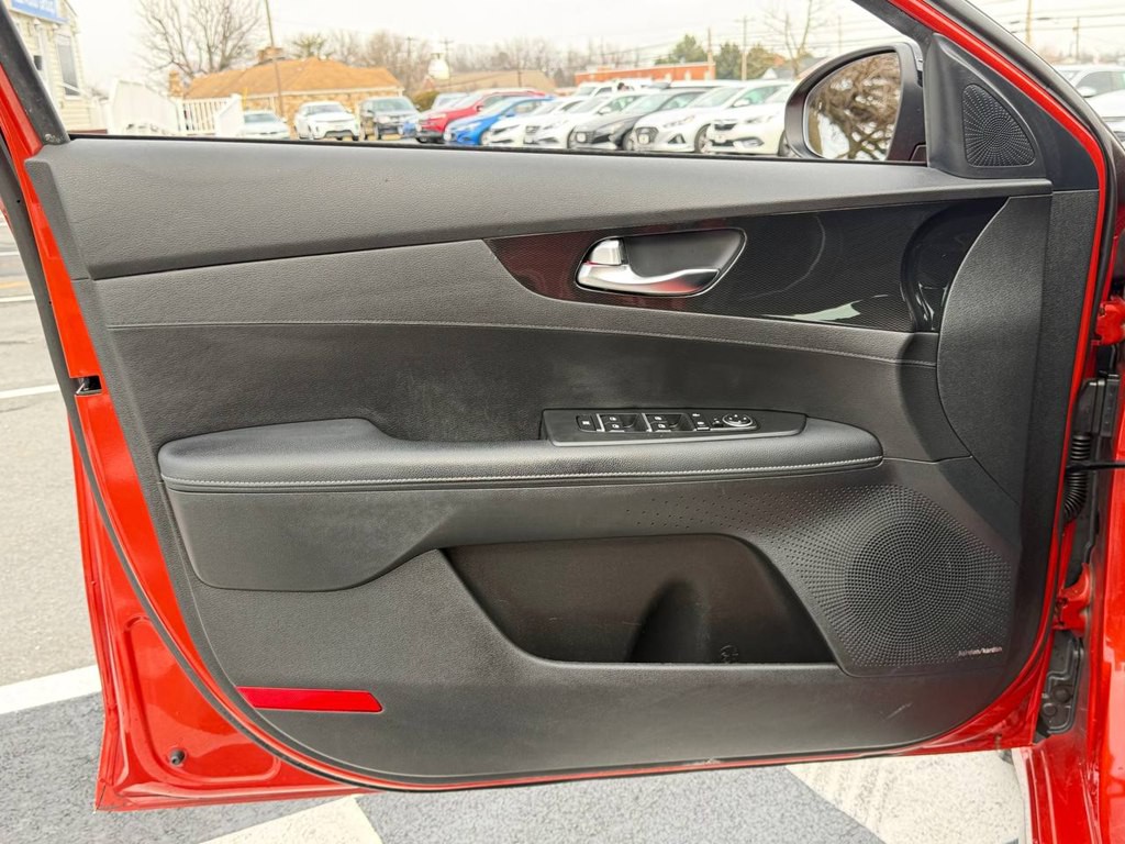 2022 Kia Forte Image 16