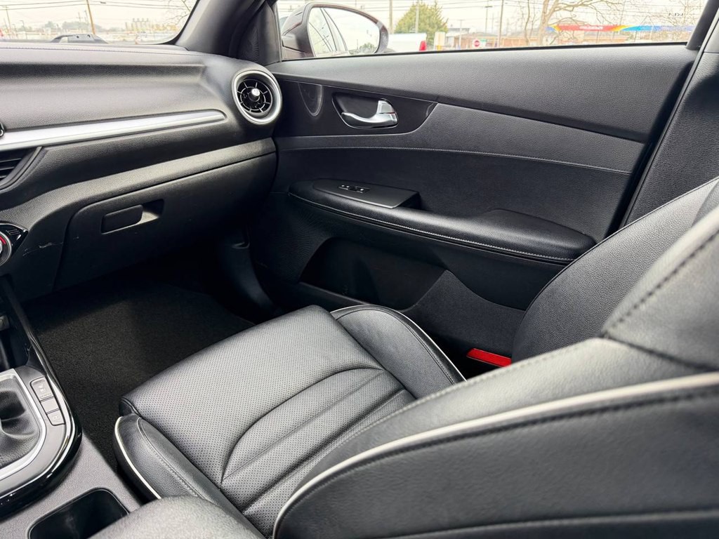 2022 Kia Forte Image 35