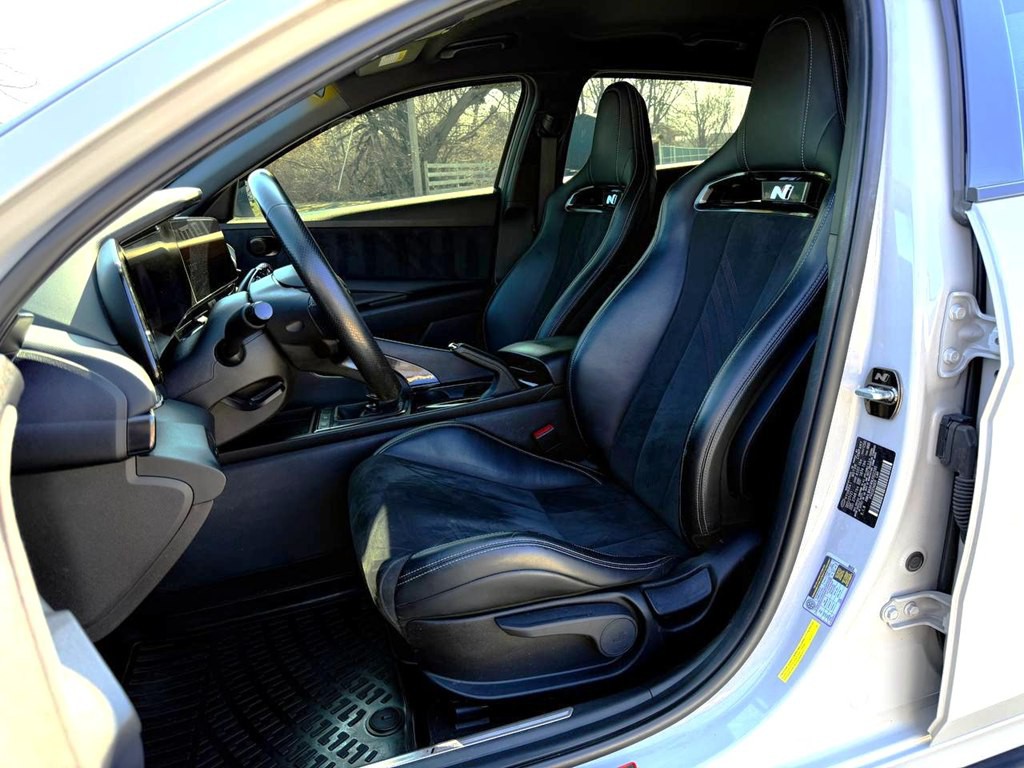 2022 Hyundai Elantra Image 19