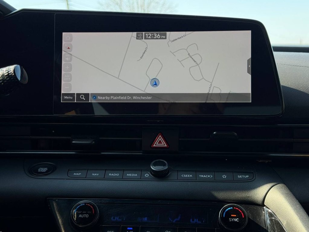 2022 Hyundai Elantra Image 32