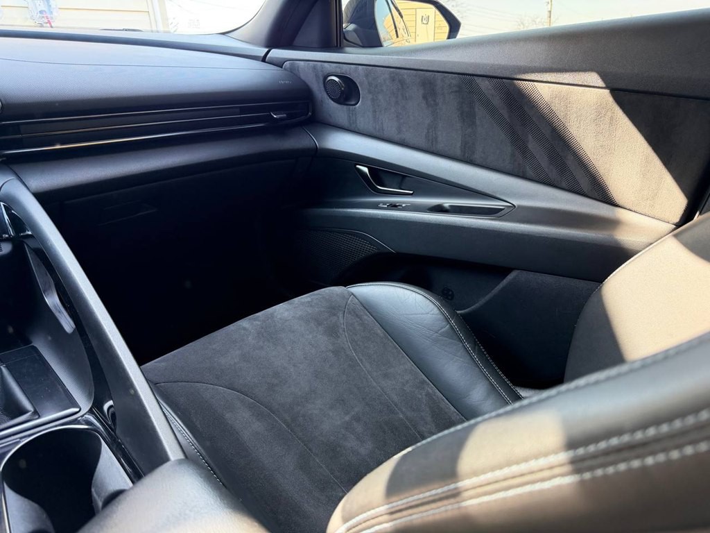 2022 Hyundai Elantra Image 37